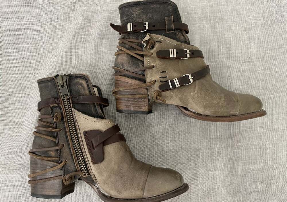 CRUE Leather Backlace Booties Grey Multi